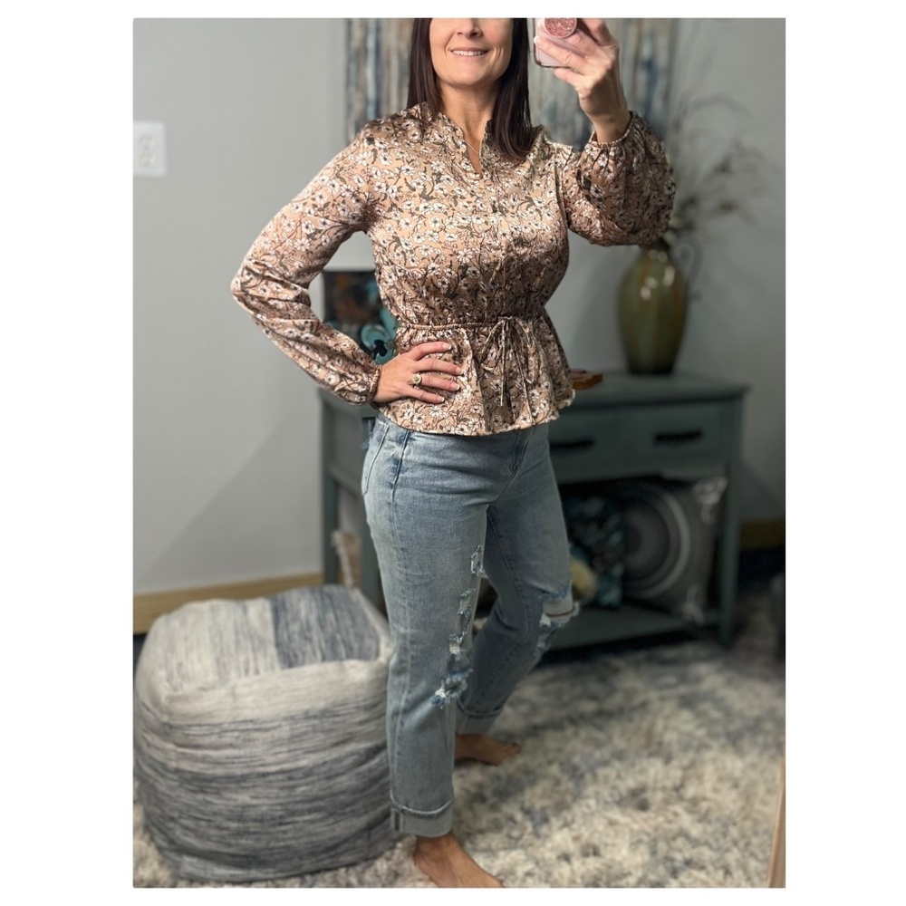 Ditsy Floral V Neck Long Balloon Sleeve Elastic Waist Top Silky Pink 0524